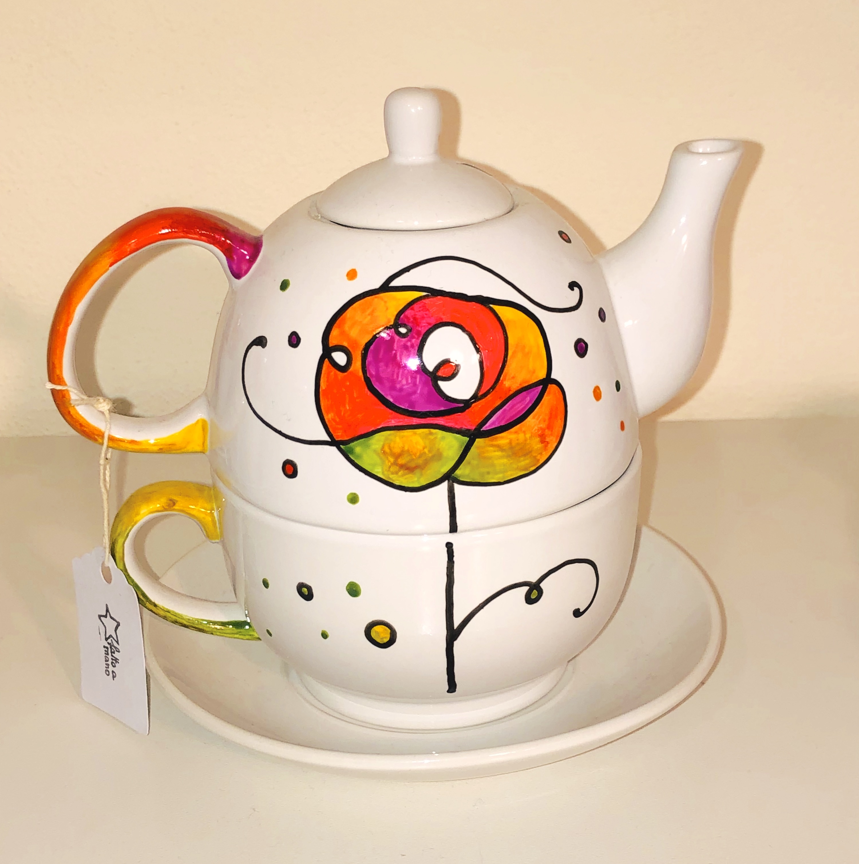 Teiera con tazza incorporata. Set da tè individuale. Tea for one. Te para uno. Te individual. Tea for me. Teapot and mug with plate in ceramic hand painted. Unique piece painted by hand. Dishwasher safe.