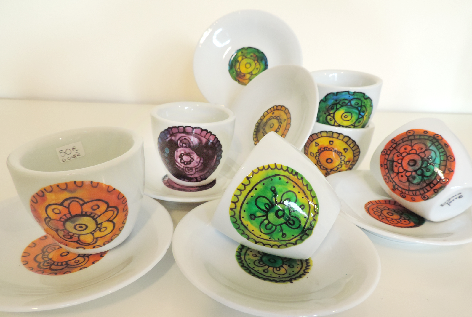 Servizio da caffè in ceramica dipinta a mano 12 pezzi Ceramic handpainted set of six coffe cups with plates. mandala motifs painted by hand by Luciana Torre ART. Unique pieces. Dishwater safe.